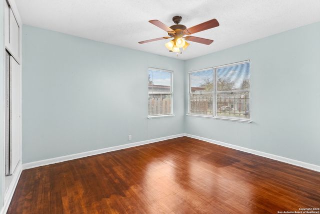 527 LIVELY DR, San Antonio, TX 78213