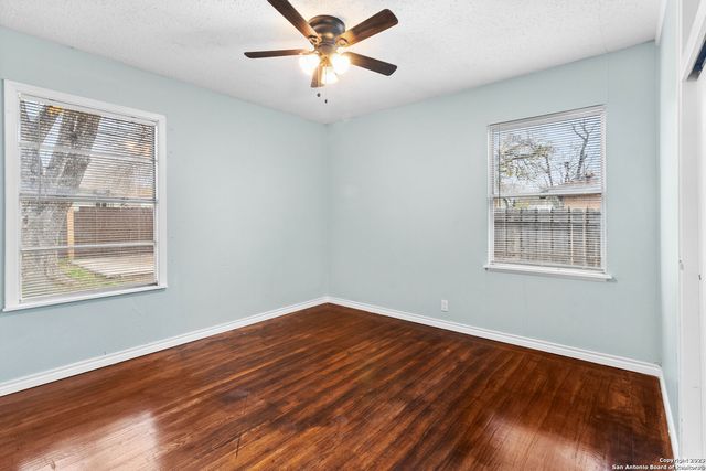 527 LIVELY DR, San Antonio, TX 78213