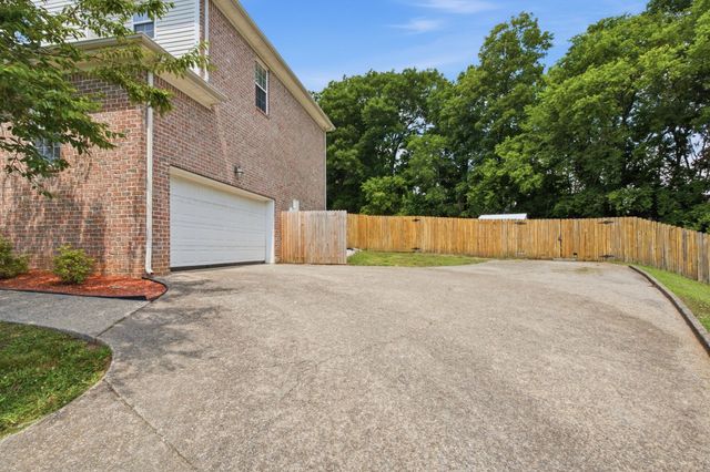 112 Buckhaven Ct, Hendersonville, TN 37075