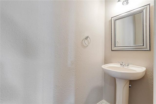 1708 Brookview Drive, Carrollton, TX 75007