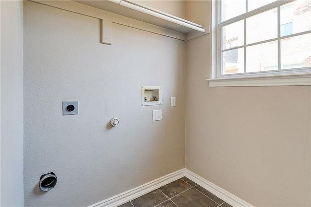 1708 Brookview Drive, Carrollton, TX 75007