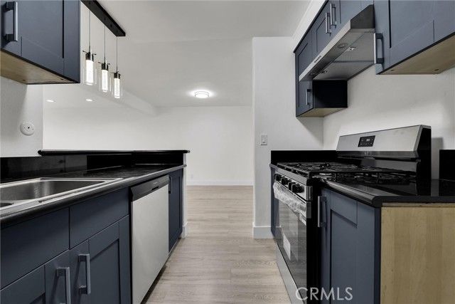 18620 Hatteras 169, Tarzana (los Angeles), CA 91356