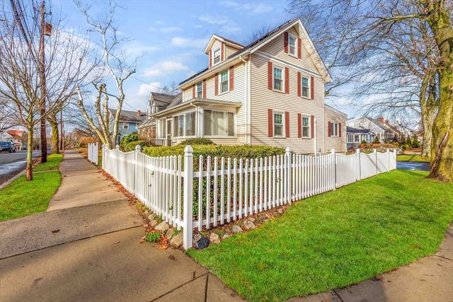 148 Beech Ave, Melrose, MA 02176