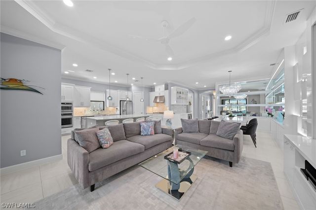 9400 Montelanico LOOP, Naples, FL 34119