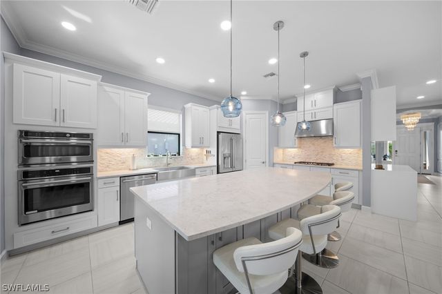 9400 Montelanico LOOP, Naples, FL 34119