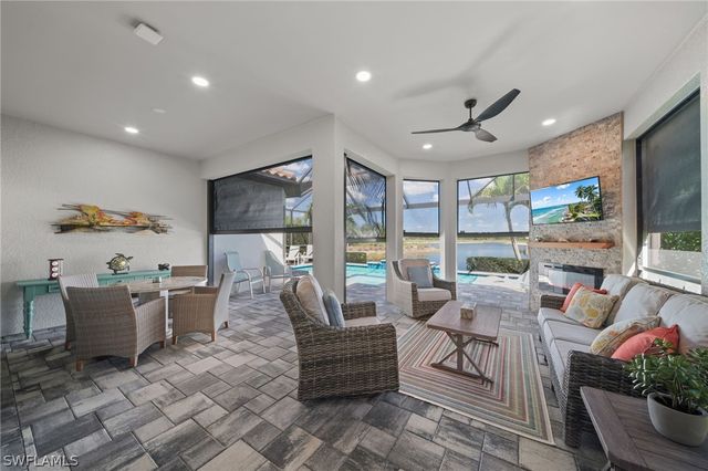 9400 Montelanico LOOP, Naples, FL 34119