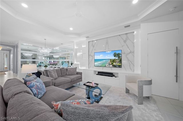 9400 Montelanico LOOP, Naples, FL 34119