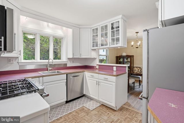 5803 CLEVES LN, Bethesda, MD 20816