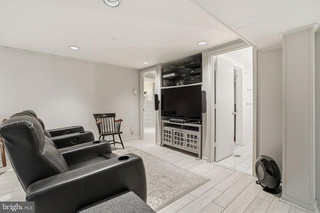 5803 CLEVES LN, Bethesda, MD 20816