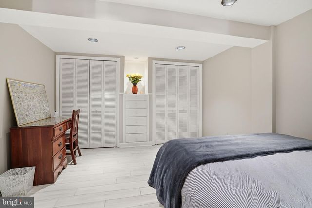 5803 CLEVES LN, Bethesda, MD 20816