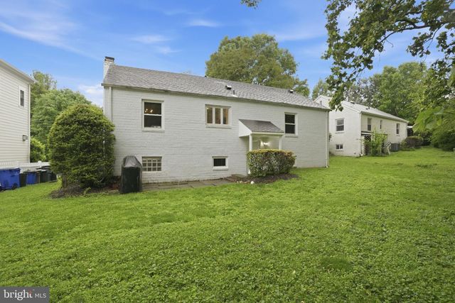 5803 CLEVES LN, Bethesda, MD 20816