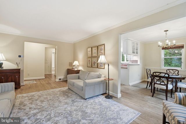 5803 CLEVES LN, Bethesda, MD 20816