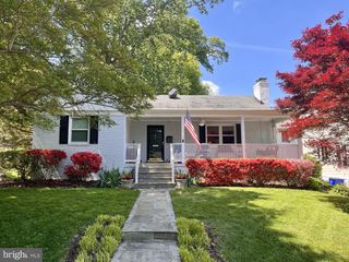 5803 CLEVES LN, Bethesda, MD 20816