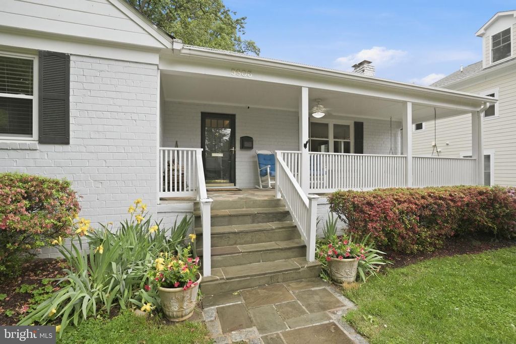 Image 36 of property listing at 5803 CLEVES LN, Bethesda, MD 20816
