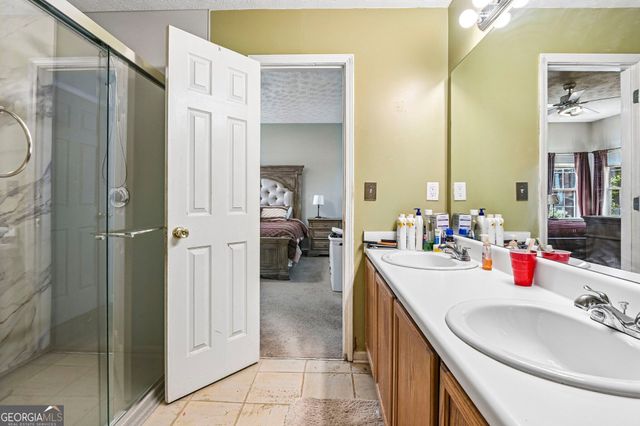 1117 W Shore Drive, Riverdale, GA 30296