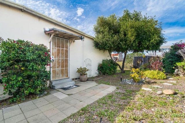 2011 Paso Robles, Oceano, CA 93445