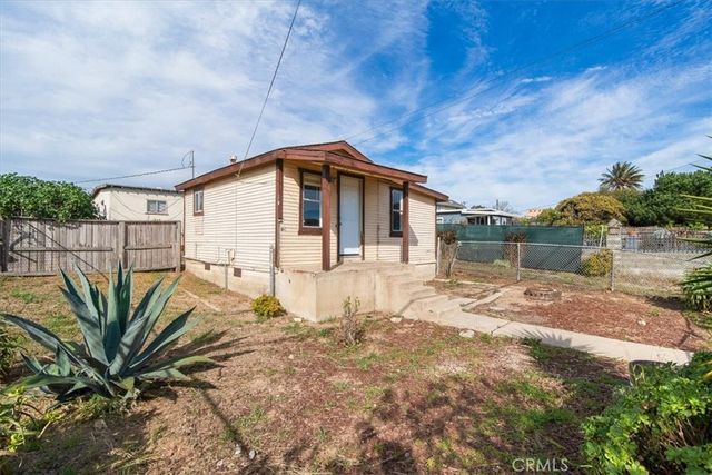 2011 Paso Robles, Oceano, CA 93445