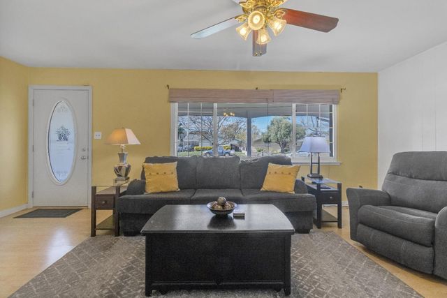 3531 Rosemont Dr, Sacramento, CA 95826