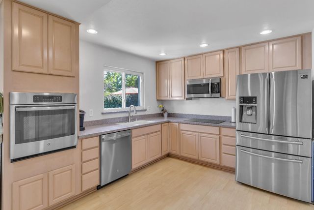 3531 Rosemont Dr, Sacramento, CA 95826