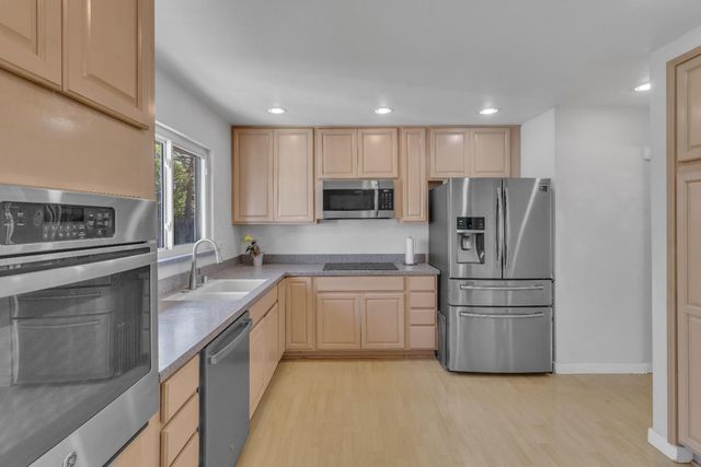 3531 Rosemont Dr, Sacramento, CA 95826