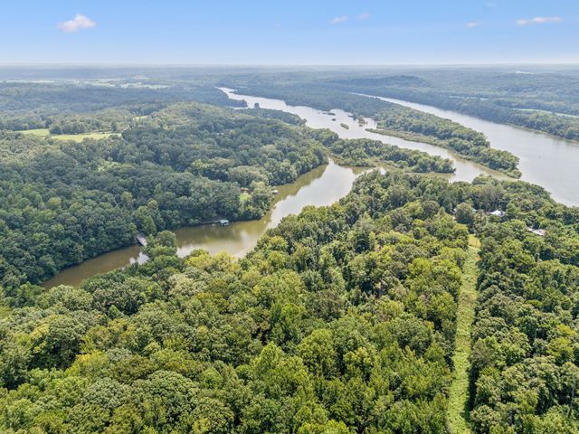 111 Mud Hill Rd, Dover, TN 37058