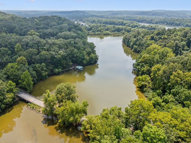 111 Mud Hill Rd, Dover, TN 37058