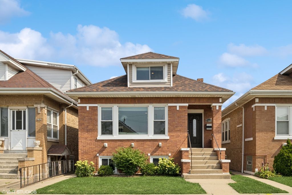 5814 W Addison Street, Chicago, IL 60634