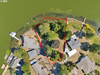 3600 Ne West Devils Lake Rd 302/303, Lincoln City, OR 97367