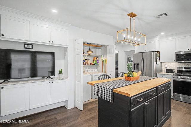 33 Lumsden Street, Toms River, NJ 08757