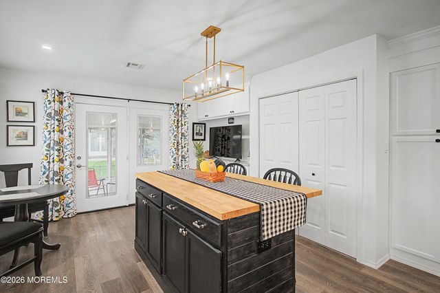 33 Lumsden Street, Toms River, NJ 08757