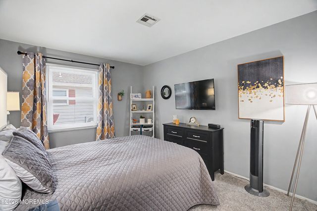 33 Lumsden Street, Toms River, NJ 08757