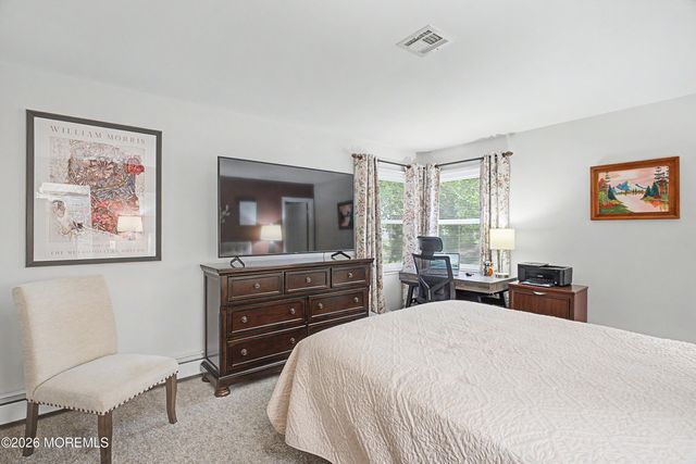 33 Lumsden Street, Toms River, NJ 08757