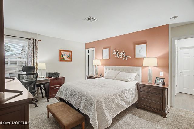 33 Lumsden Street, Toms River, NJ 08757