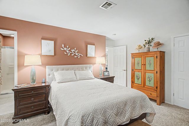 33 Lumsden Street, Toms River, NJ 08757