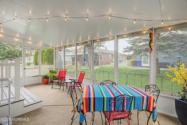 33 Lumsden Street, Toms River, NJ 08757