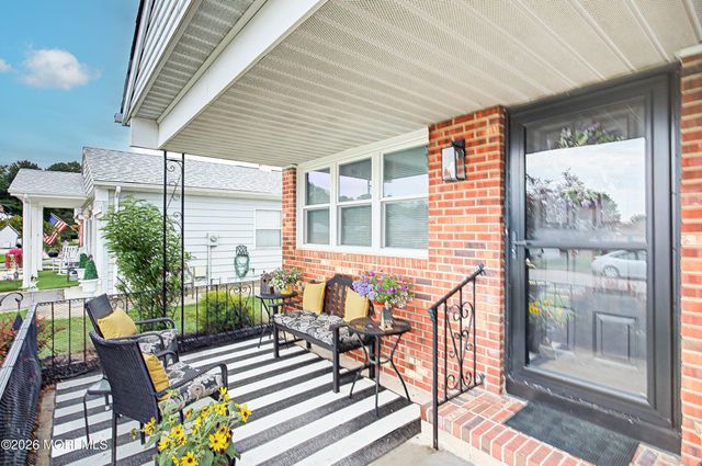 33 Lumsden Street, Toms River, NJ 08757