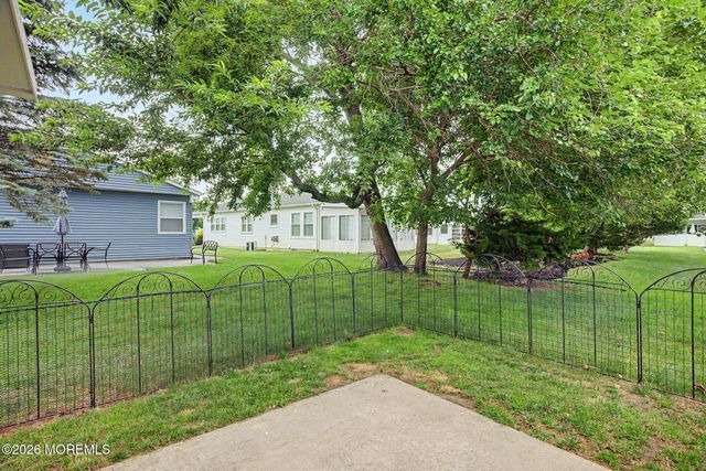 33 Lumsden Street, Toms River, NJ 08757