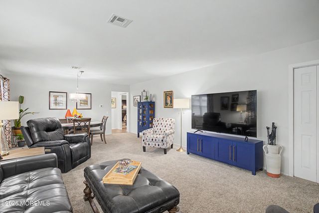 33 Lumsden Street, Toms River, NJ 08757