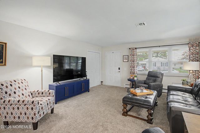 33 Lumsden Street, Toms River, NJ 08757