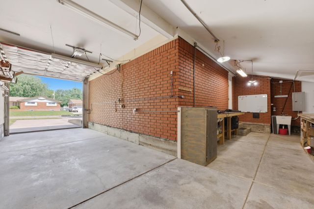 1635 N Kessler Ave, Wichita, KS 67203