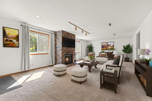 4212 Desoto Street, Vadnais Heights, MN 55127