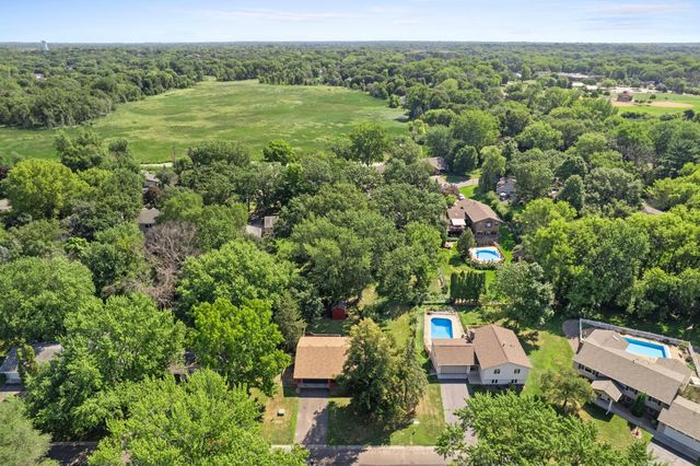 4212 Desoto Street, Vadnais Heights, MN 55127