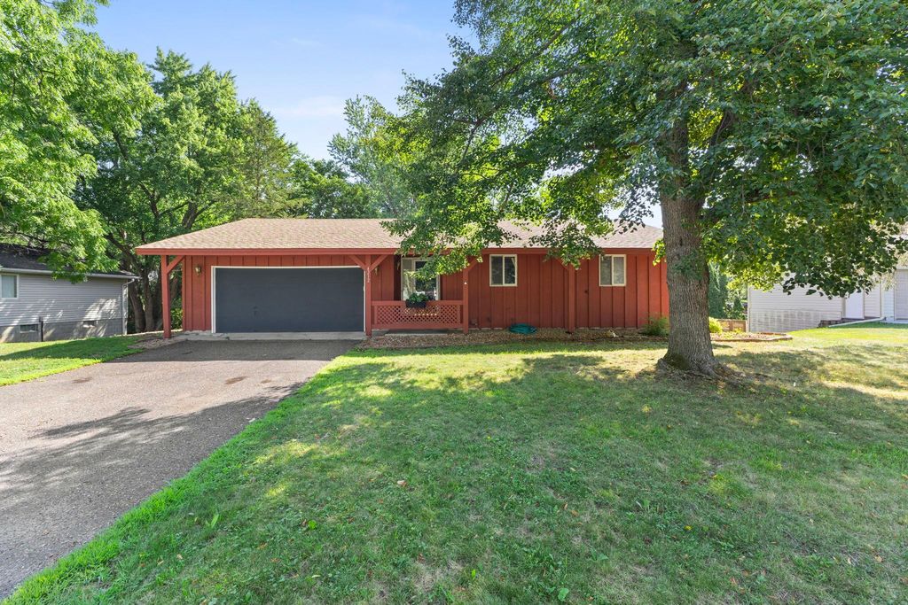 4212 Desoto Street, Vadnais Heights, MN 55127