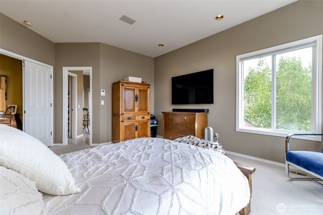 30015 1st Place S, Federal Way, WA 98003