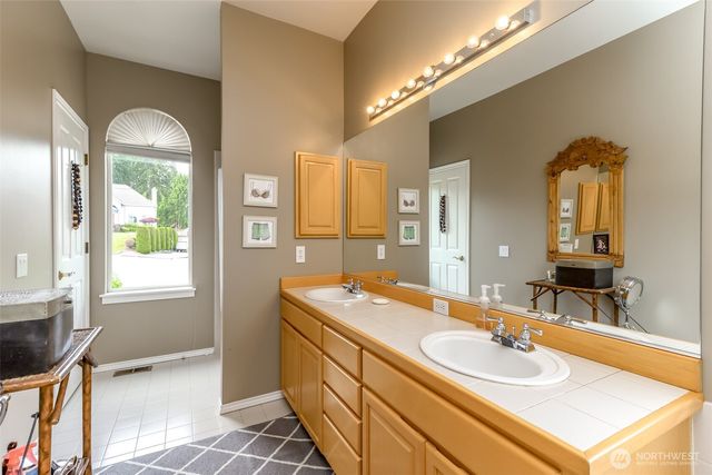 30015 1st Place S, Federal Way, WA 98003