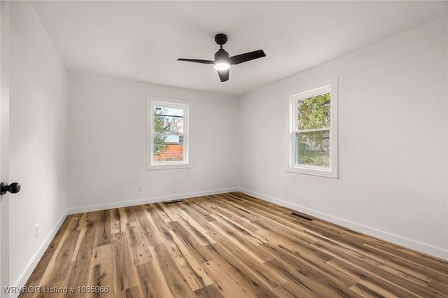 2137 N 62nd Terrace, Van Buren, AR 72956