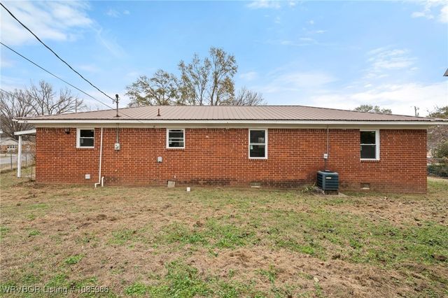 2137 N 62nd Terrace, Van Buren, AR 72956