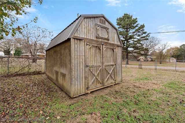 2137 N 62nd Terrace, Van Buren, AR 72956