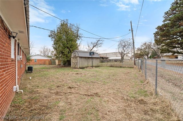 2137 N 62nd Terrace, Van Buren, AR 72956