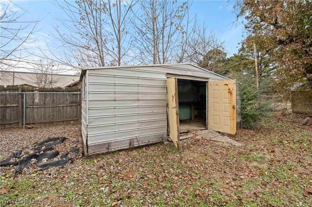 2137 N 62nd Terrace, Van Buren, AR 72956